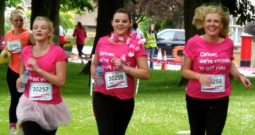 Northampton Race for Life Walkers Joggers and Runn